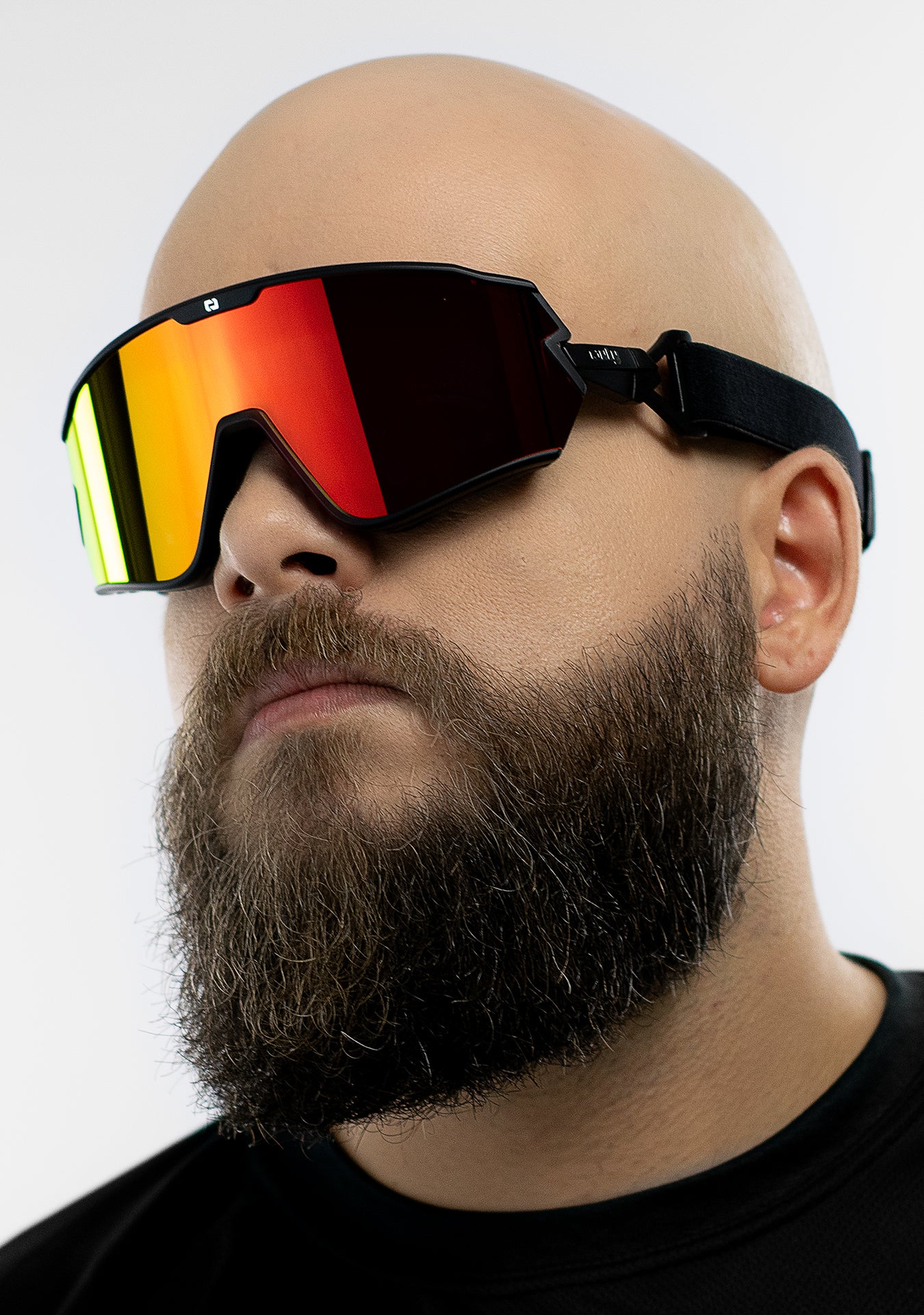 Óculos esportivos Nexos Iron com lentes coloridas e design moderno para atletas e entusiastas do esporte